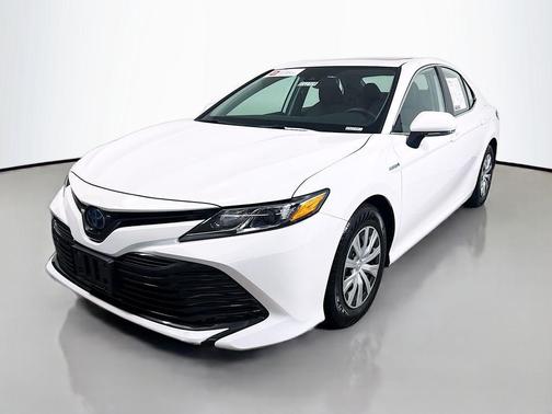 2019 Toyota Camry Hybrid LE