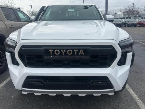 2025 Toyota Tacoma Hybrid Trailhunter