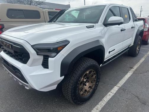 2025 Toyota Tacoma Hybrid Trailhunter