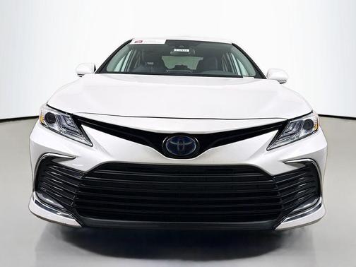 2023 Toyota Camry Hybrid XLE