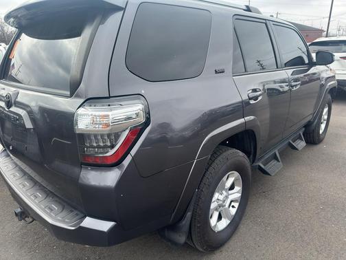 2022 Toyota 4Runner SR5