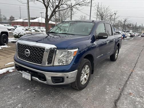 2018 Nissan Titan SV