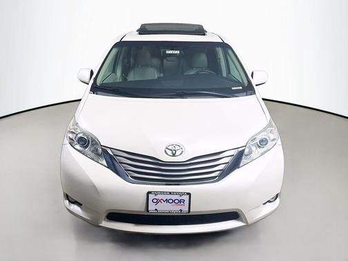 2017 Toyota Sienna XLE