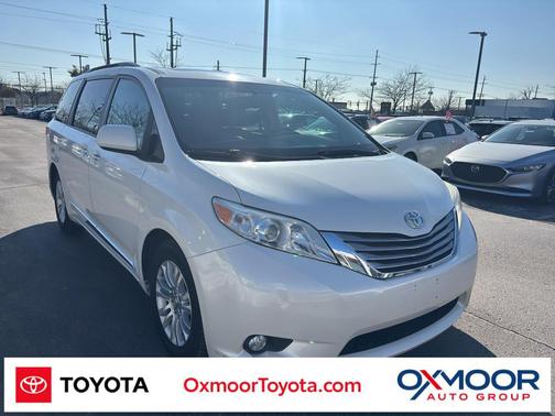 2017 Toyota Sienna XLE