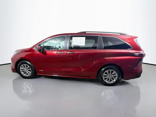 Ruby Flare Pearl 2021 Toyota Sienna XLE 7 Passenger