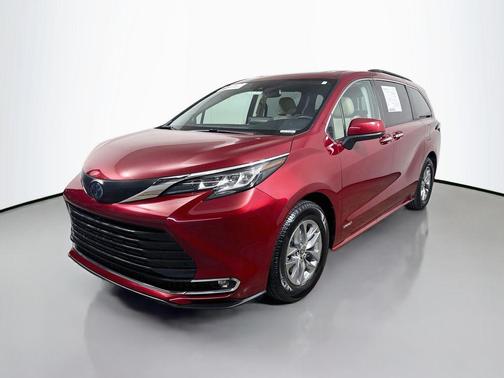 Ruby Flare Pearl 2021 Toyota Sienna XLE 7 Passenger
