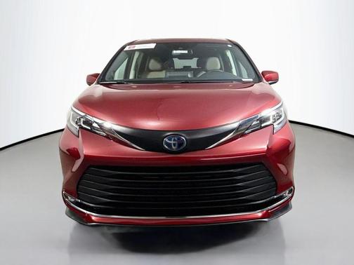 Ruby Flare Pearl 2021 Toyota Sienna XLE 7 Passenger