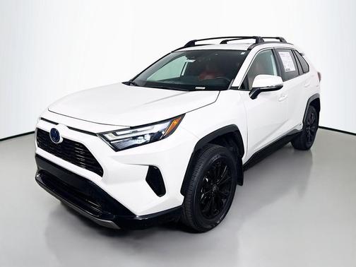 2022 Toyota RAV4 Hybrid SE