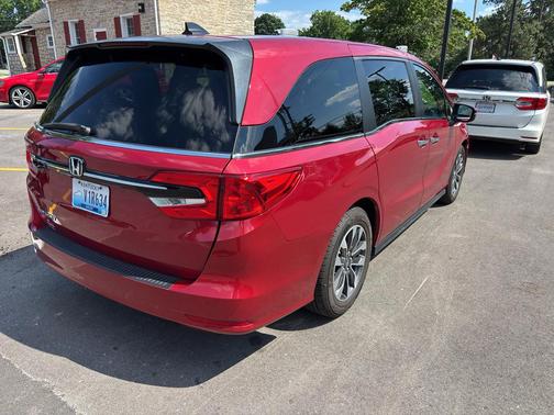 Radiant Red Metallic II 2022 Honda Odyssey EX-L