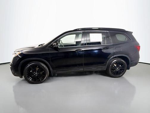 Crystal Black Pearl 2020 Honda Pilot AWD Black Edition