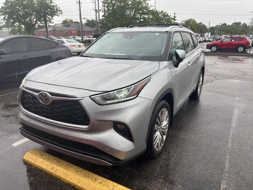 Celestial Silver Metallic 2025 Toyota Highlander Platinum