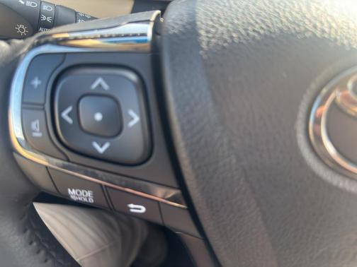 2014 Toyota Avalon Hybrid XLE Touring