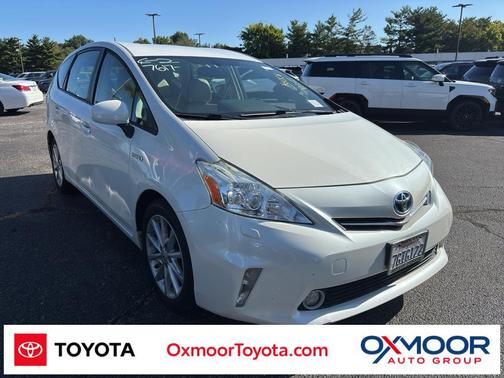 2014 Toyota Prius v Five