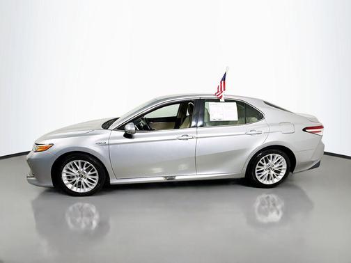 2018 Toyota Camry Hybrid XLE