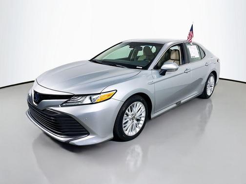2018 Toyota Camry Hybrid XLE