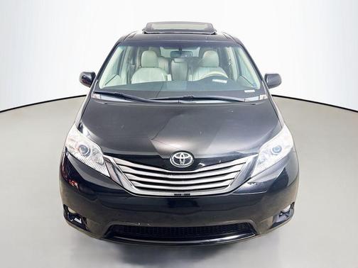2012 Toyota Sienna XLE