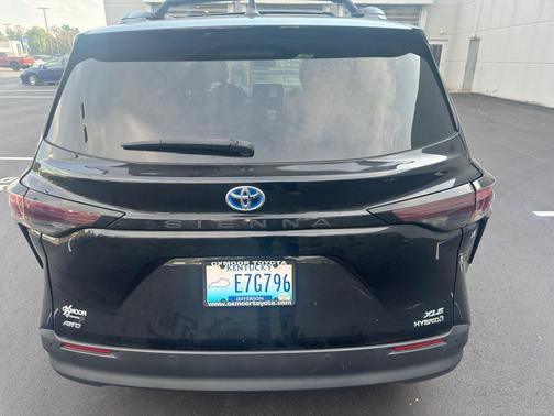 2023 Toyota Sienna XLE