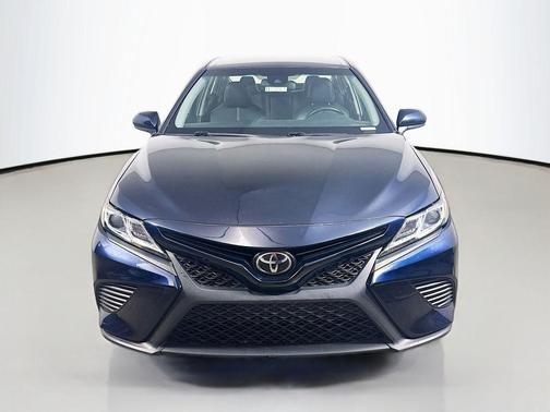 Galactic Aqua Mica 2018 Toyota Camry SE