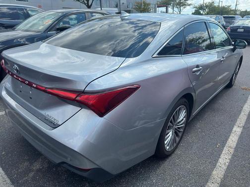 2019 Toyota Avalon Hybrid Limited