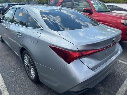 2019 Toyota Avalon Hybrid Limited