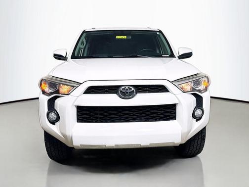 Super White 2018 Toyota 4Runner SR5