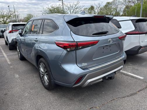 Moon Dust 2020 Toyota Highlander Platinum