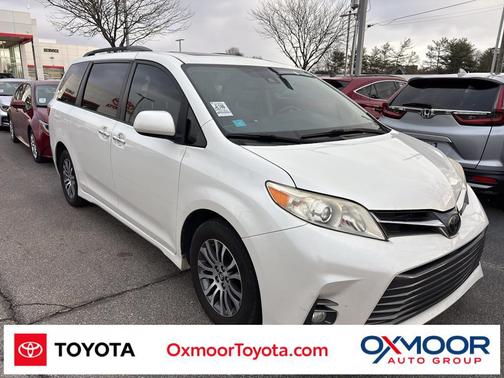2018 Toyota Sienna XLE