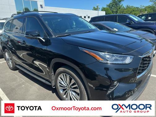 Midnight Black Metallic 2024 Toyota Highlander Platinum