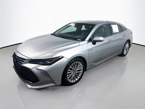 Celestial Silver Metallic 2020 Toyota Avalon Hybrid Limited