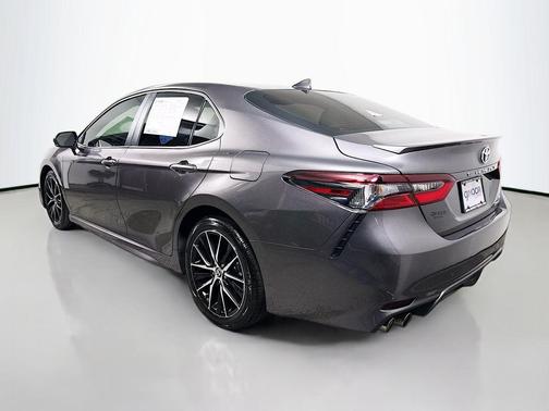 2024 Toyota Camry Hybrid SE