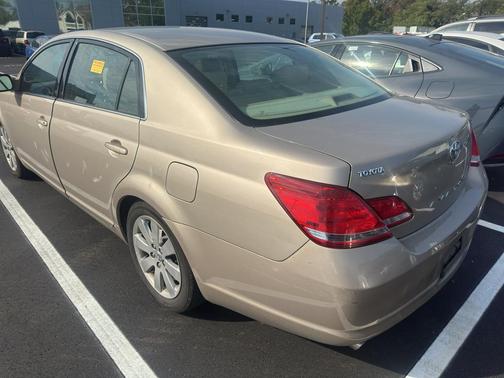 2005 Toyota Avalon XLS