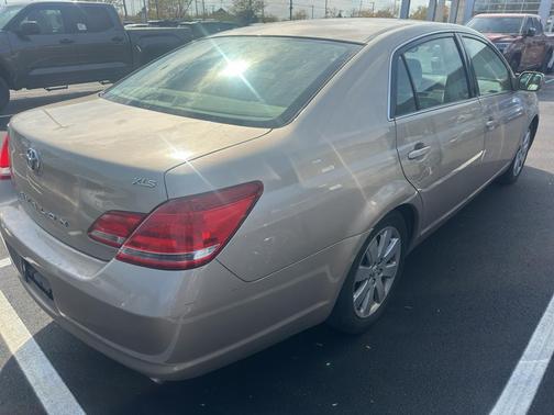 2005 Toyota Avalon XLS