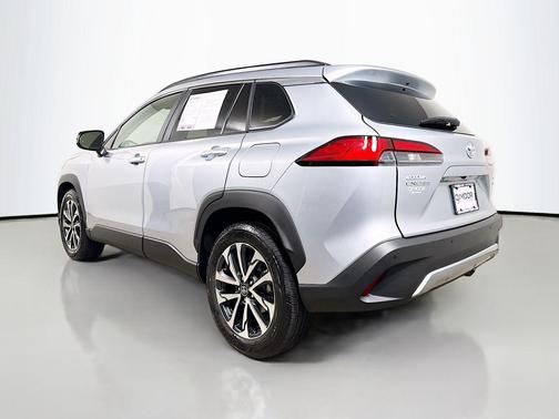 2025 Toyota Corolla Cross XLE