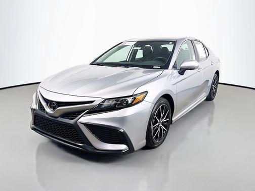 Celestial Silver Metallic 2023 Toyota Camry SE