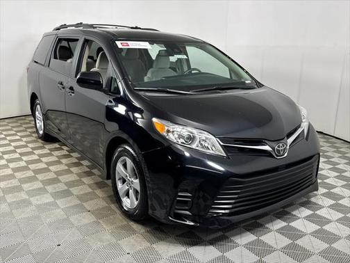 2020 Toyota Sienna LE