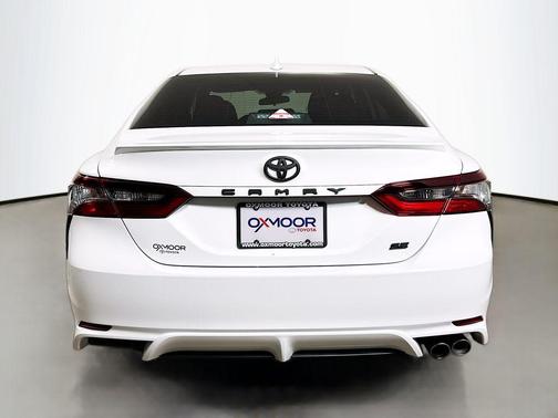 Ice Cap 2024 Toyota Camry SE