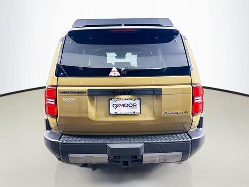 2025 Toyota Land Cruiser Base