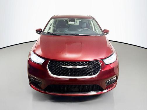 Velvet Red Pearlcoat 2023 Chrysler Pacifica Touring L