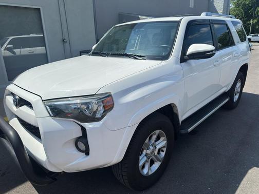 Super White 2018 Toyota 4Runner SR5 Premium