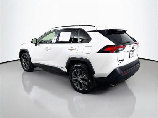 2022 Toyota RAV4 Hybrid XLE Premium