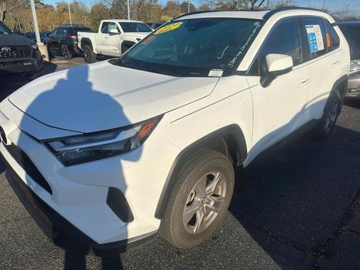 2024 Toyota RAV4 XLE