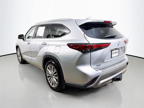 Celestial Silver Metallic 2023 Toyota Highlander Platinum