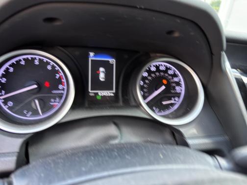 Ice Cap 2023 Toyota Camry LE
