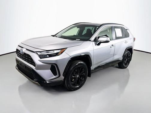 2022 Toyota RAV4 Hybrid SE