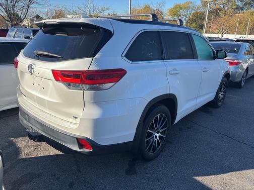 2018 Toyota Highlander SE