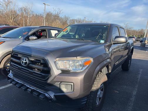 2017 Toyota Tacoma SR