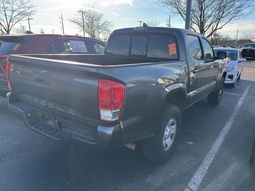 2017 Toyota Tacoma SR