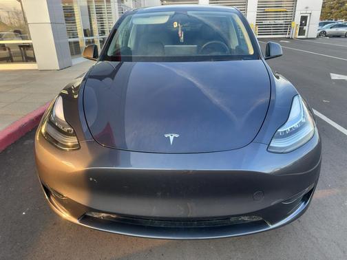 2023 Tesla Model Y Long Range Dual Motor All-Wheel Drive