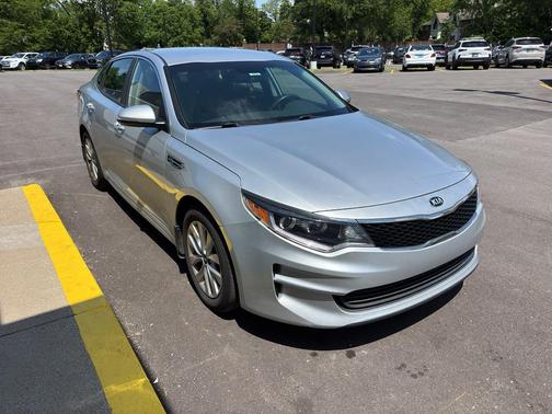Sparkling Silver 2018 Kia Optima LX