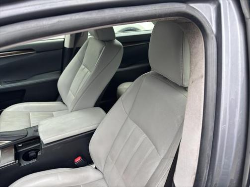 2017 Lexus ES 350 Base